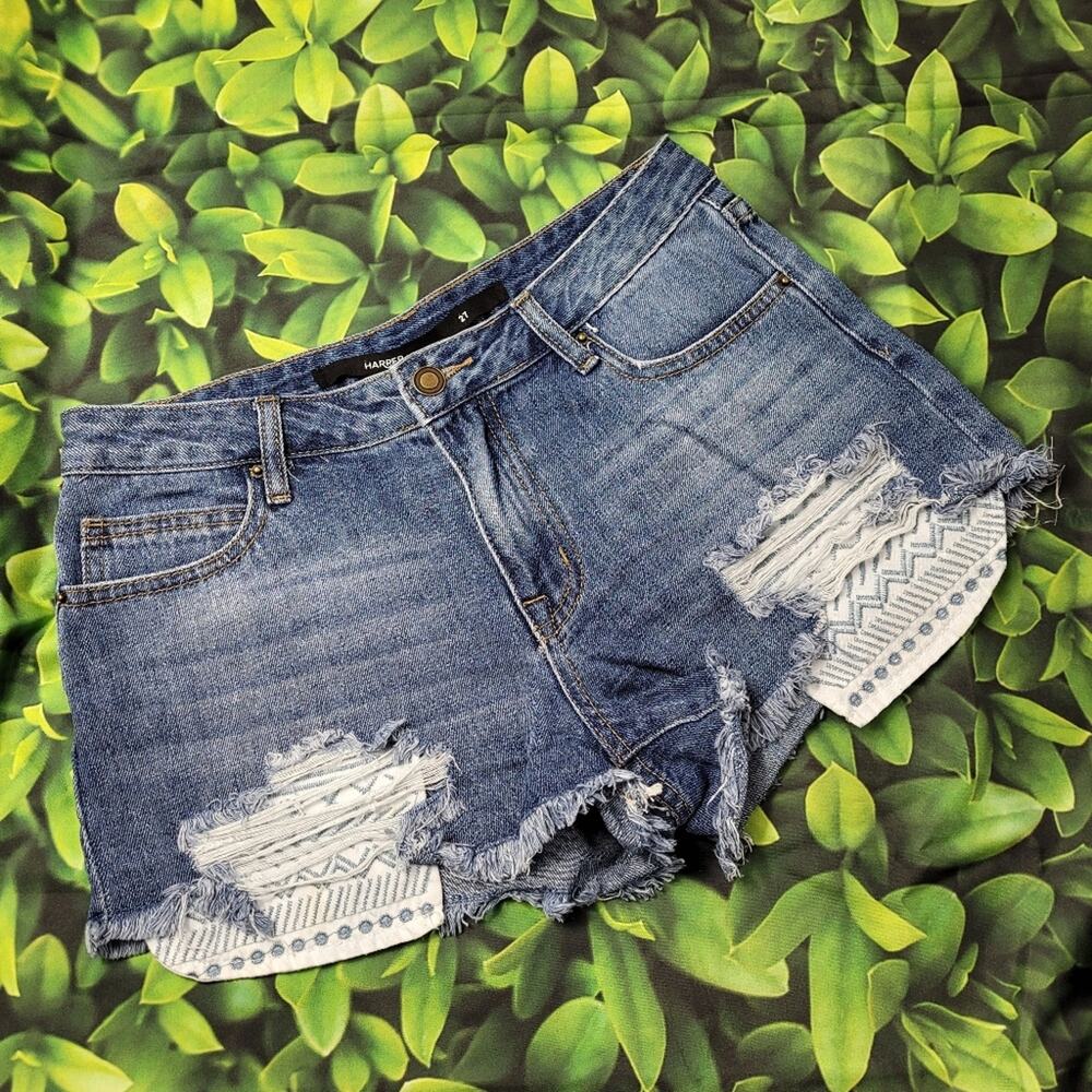 Harper style 77809 Distressed Embroidered Pocket Bags Boho Denim Shorts size 27